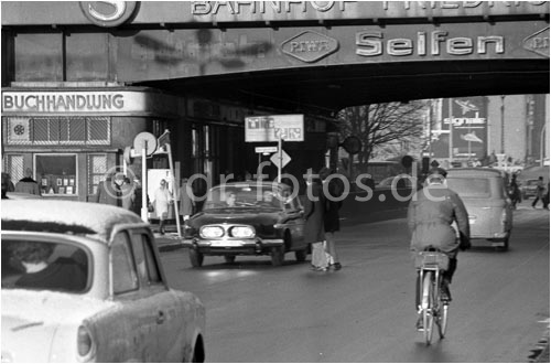 SBahnhof Friedrichstraße in Ostberlin, 60er Jahre / www